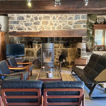 Authentic With Charm In The Heart Of The Auvergne Volcanoes 別荘