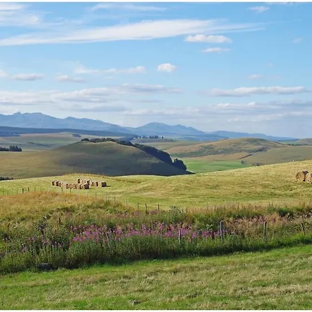 Authentic With Charm In The Heart Of The Auvergne Volcanoes * Saint-Hippolyte (Cantal)