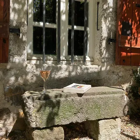 別荘 Authentic With Charm In The Heart Of The Auvergne Volcanoes Saint-Hippolyte (Cantal)