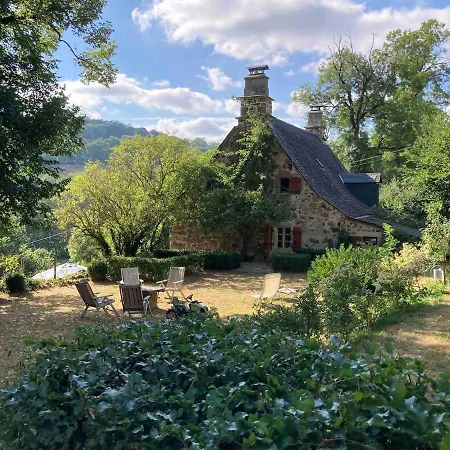 Authentic With Charm In The Heart Of The Auvergne Volcanoes *