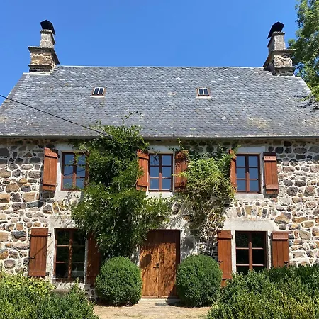 Authentic With Charm In The Heart Of The Auvergne Volcanoes Prázdninový dům Saint-Hippolyte (Cantal)